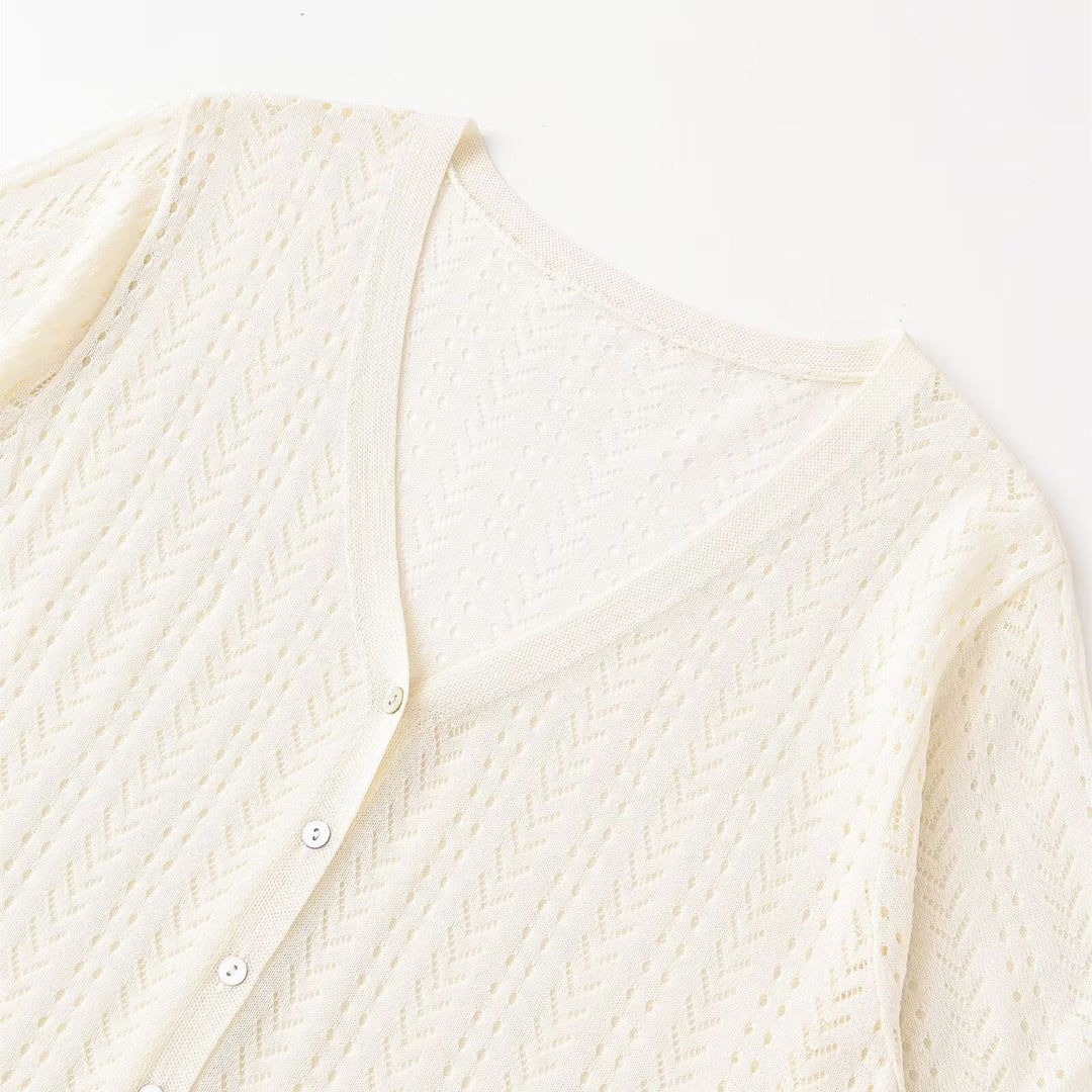 Dame stickad crop-top med V-hals och knapplist Mirla-Eva Jonsson
