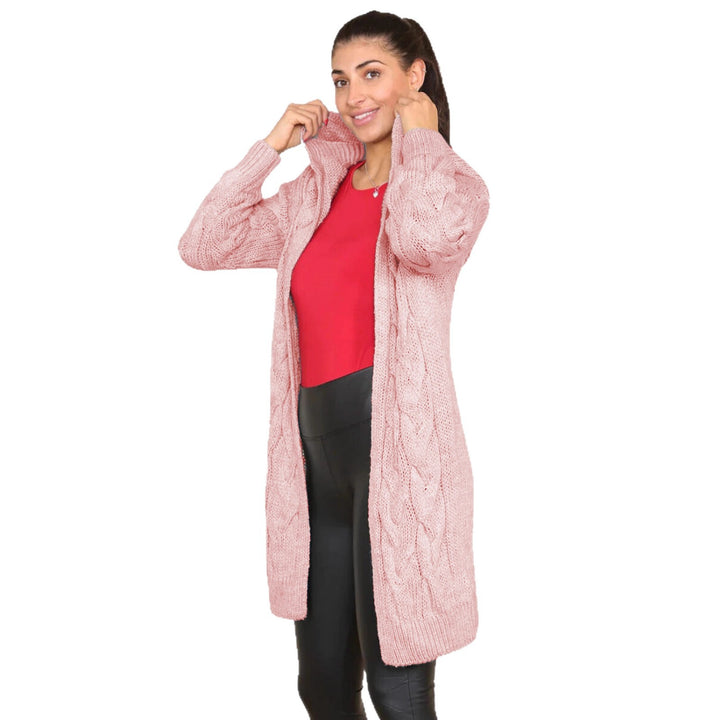 Dame stickad jacka med oversized snitt och konstfullt kabelmönster Eva Jonsson-Eva Jonsson