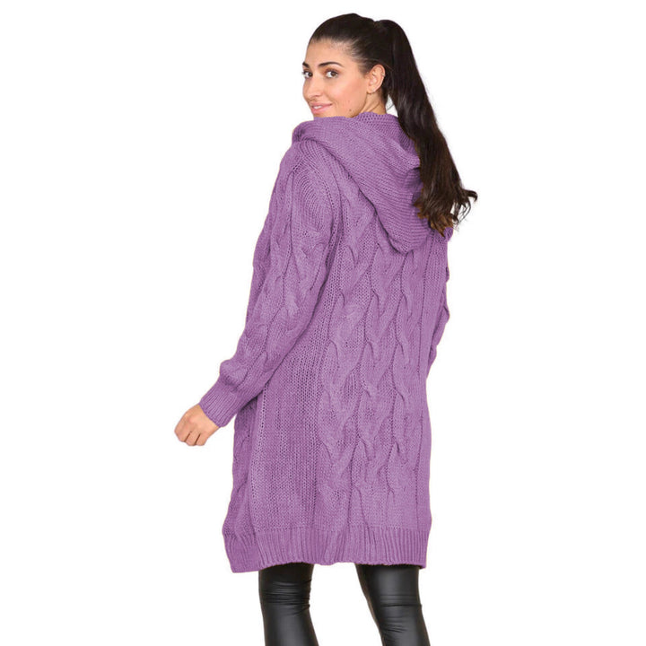 Dame stickad jacka med oversized snitt och konstfullt kabelmönster Eva Jonsson-Eva Jonsson