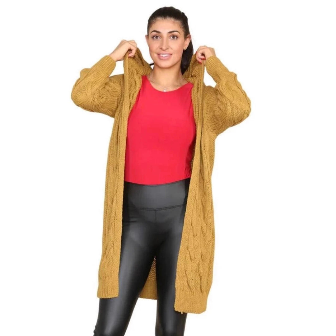 Dame stickad jacka med oversized snitt och konstfullt kabelmönster Eva Jonsson-Eva Jonsson