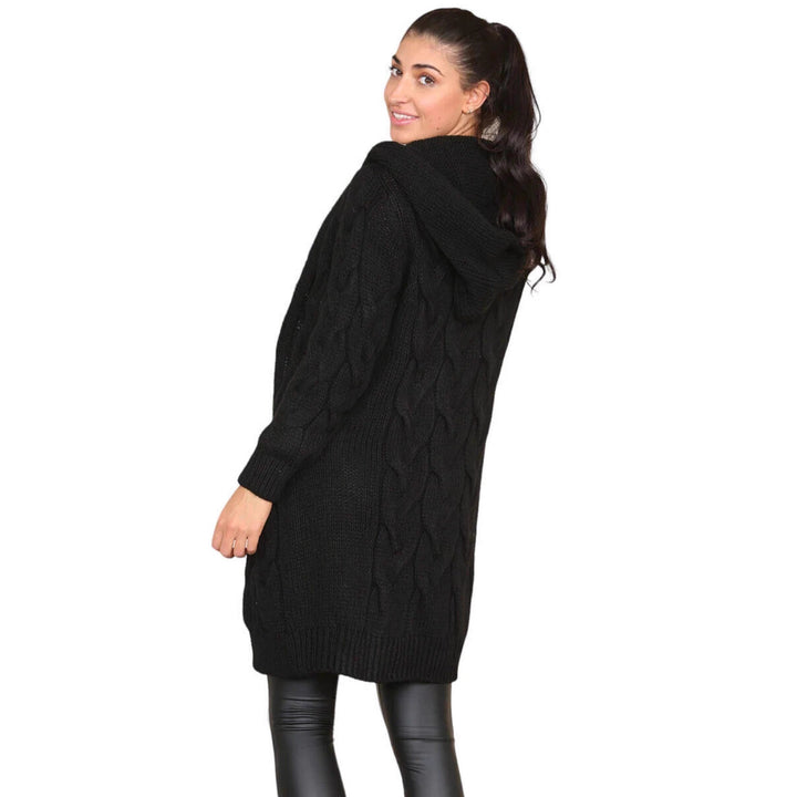 Dame stickad jacka med oversized snitt och konstfullt kabelmönster Eva Jonsson-Eva Jonsson