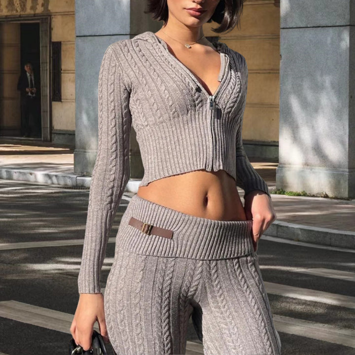Dame stickad outfit med dragkedja och vida ben Mirla-Eva Jonsson