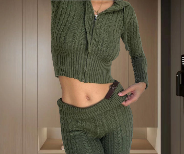 Dame stickad outfit med dragkedja och vida ben Mirla-Eva Jonsson
