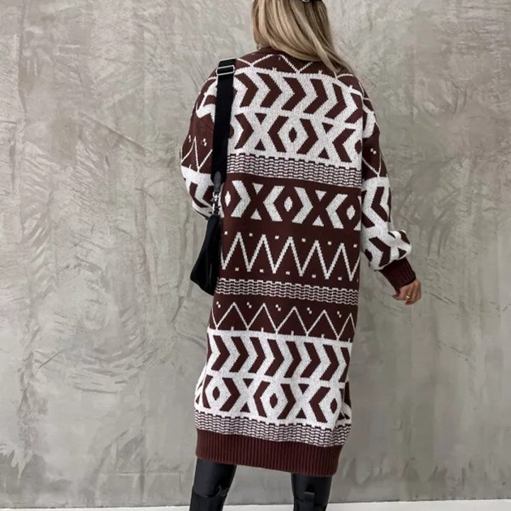 Dame stickjacka med geometrisk mönster och vid skärning Eva Jonsson-Eva Jonsson