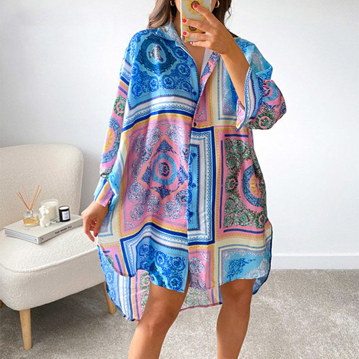 Dame stiligt oversized skjortklänning med färggmust mönster och vida skurna ärmar Mirla-Eva Jonsson