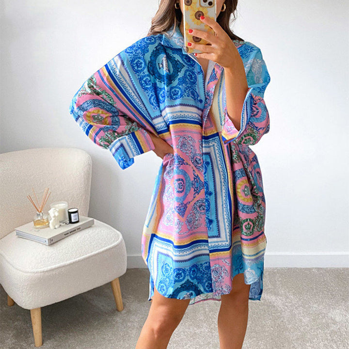 Dame stiligt oversized skjortklänning med färggmust mönster och vida skurna ärmar Mirla-Eva Jonsson