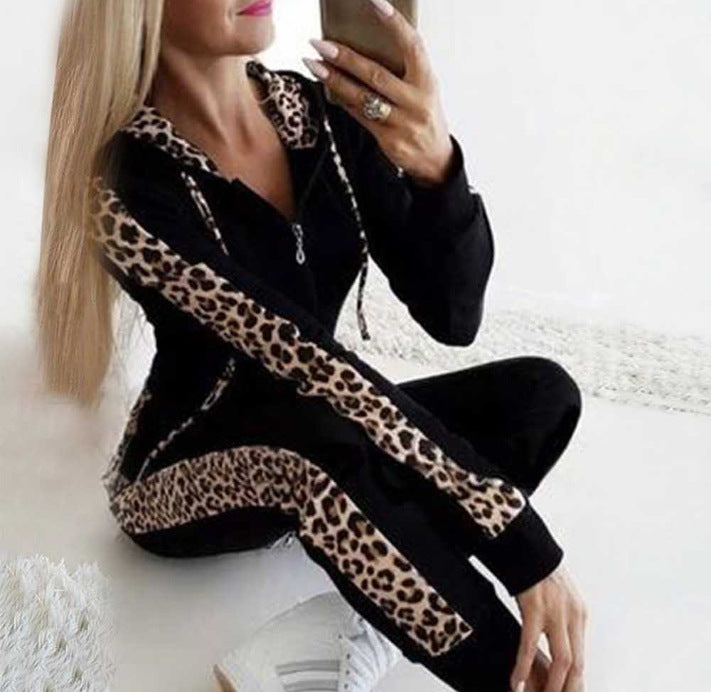 Dame träningsdräkt med modernt leopardmönster Mirla-Eva Jonsson