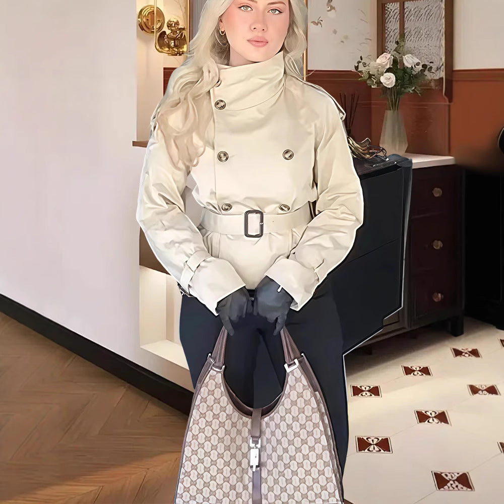 Dame trenchcoat med figursydd silhuett och dubbel knapprad Mirla-Eva Jonsson