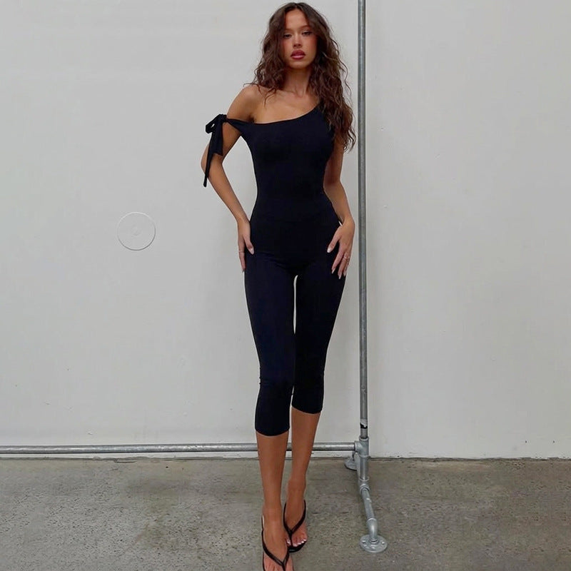 Dame trendig jumpsuit med asymmetrisk skärning och leopardmönster Mirla-Eva Jonsson