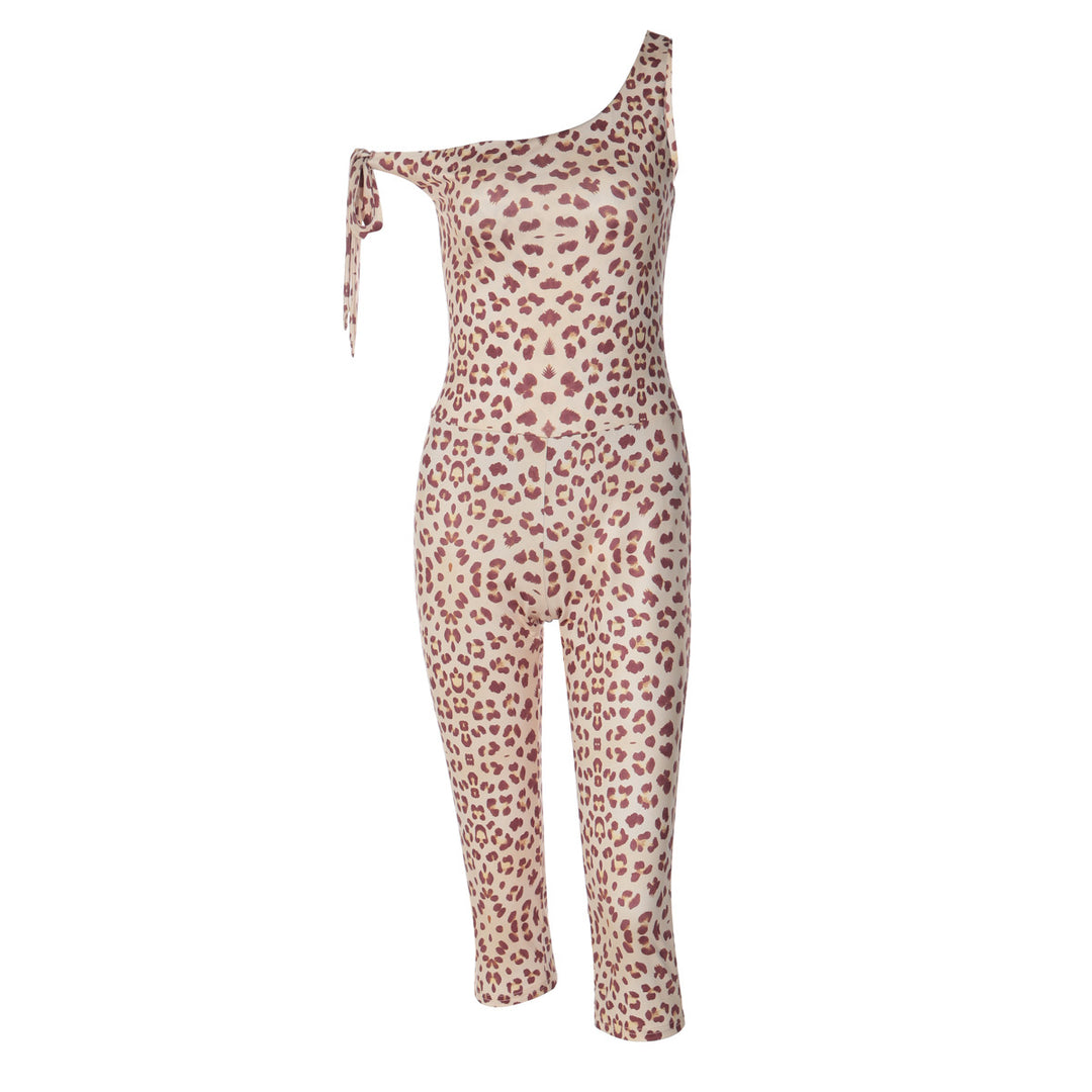 Dame trendig jumpsuit med asymmetrisk skärning och leopardmönster Mirla-Eva Jonsson