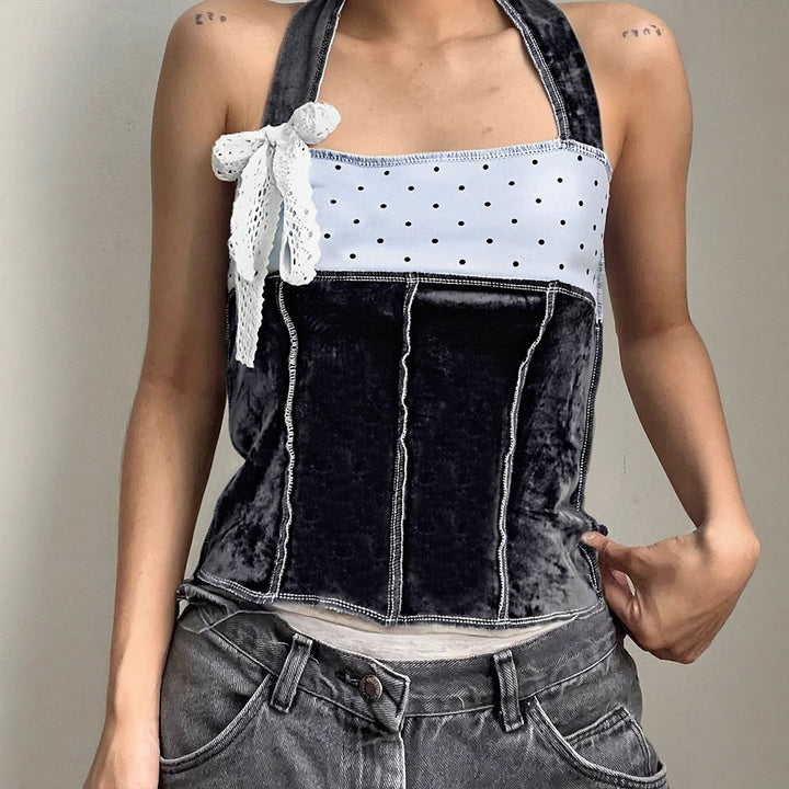 Dame trendy bustier-top med spetsdetaljer och lekfull design Mirla-Eva Jonsson