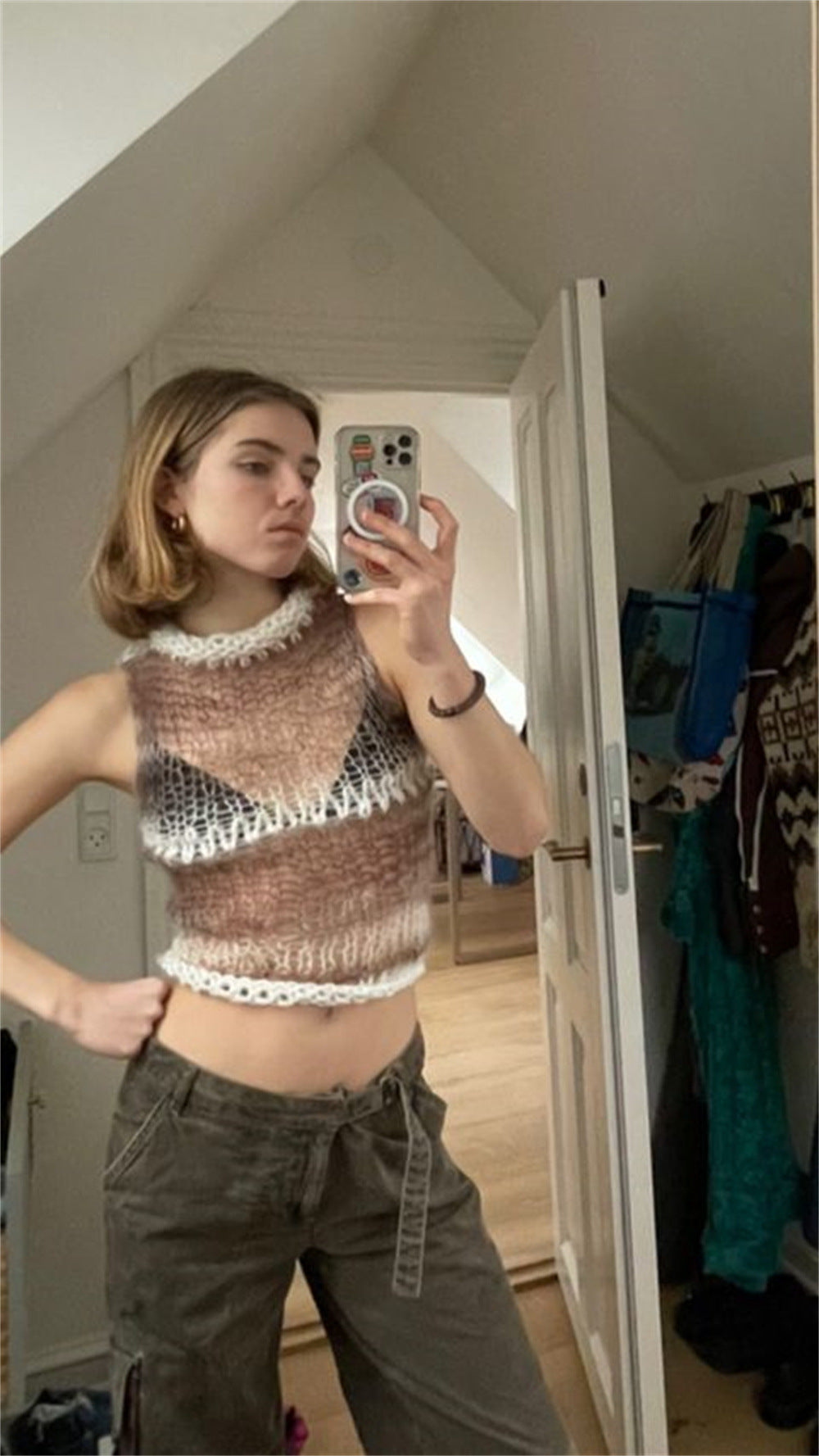 Dame trendy cropped topp med sofistikerade nät- och ribbdetaljer Mirla-Eva Jonsson