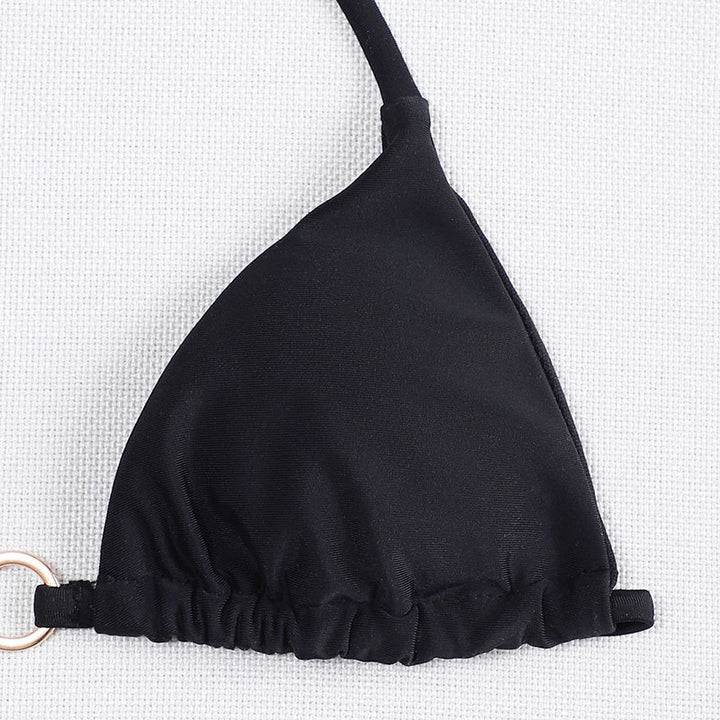 Dame triangel-bikini med guld ringdetalj och justerbara band Mirla-Eva Jonsson