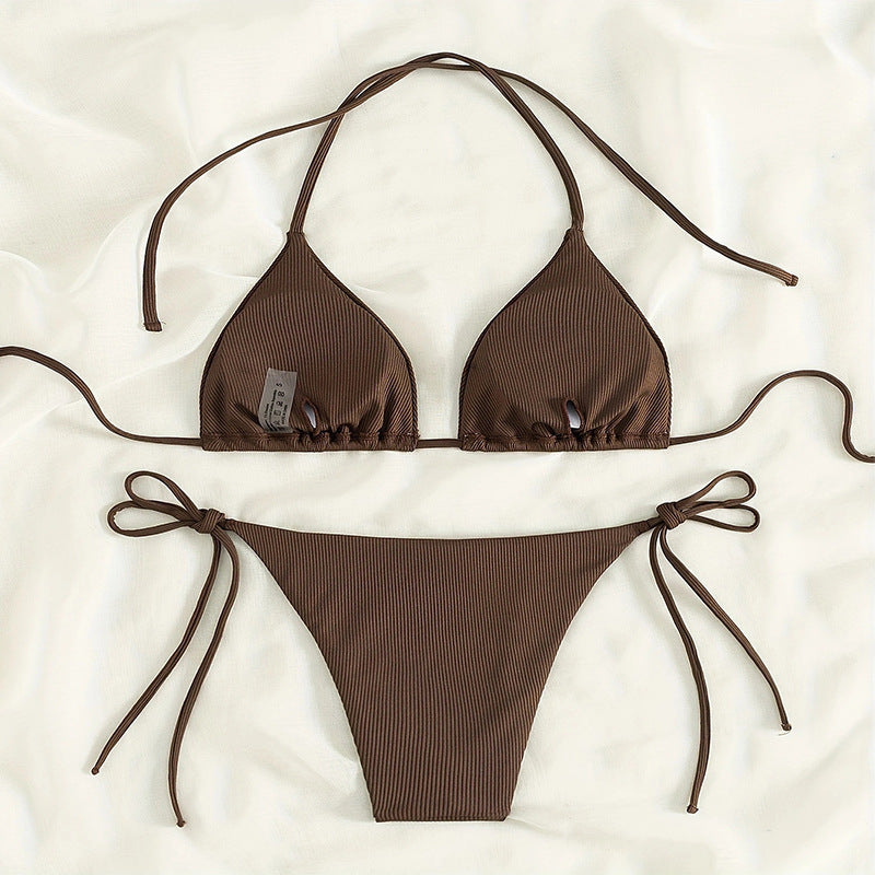 Dame triangel-bikini med justerbara band och charmig design Mirla-Eva Jonsson