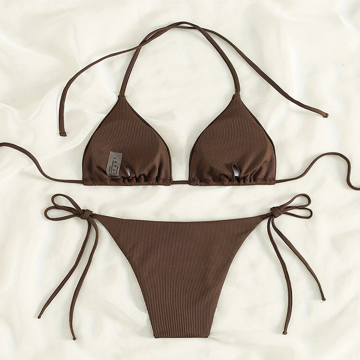 Dame triangel-bikini med justerbara band och charmig design Mirla-Eva Jonsson
