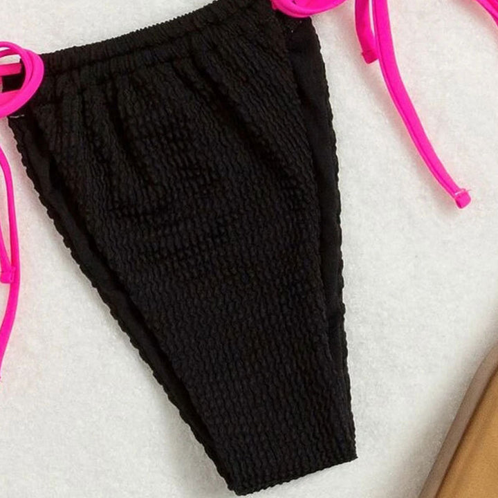 Dame triangel bikini med justerbara band och trendig textur Mirla-Eva Jonsson
