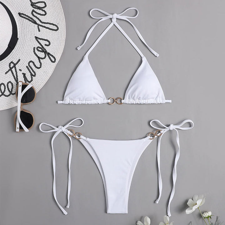 Dame triangel-bikini med lekfull knut och elegant guldaccent Mirla-Eva Jonsson