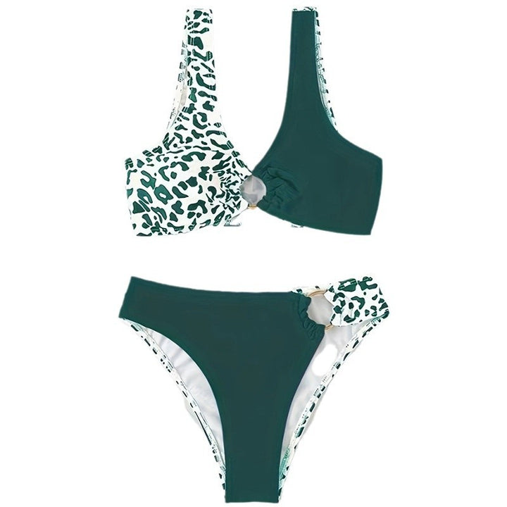 Dame triangel-bikini med moderiktigt ringdetalj och asymmetrisk skärning Mirla-Eva Jonsson