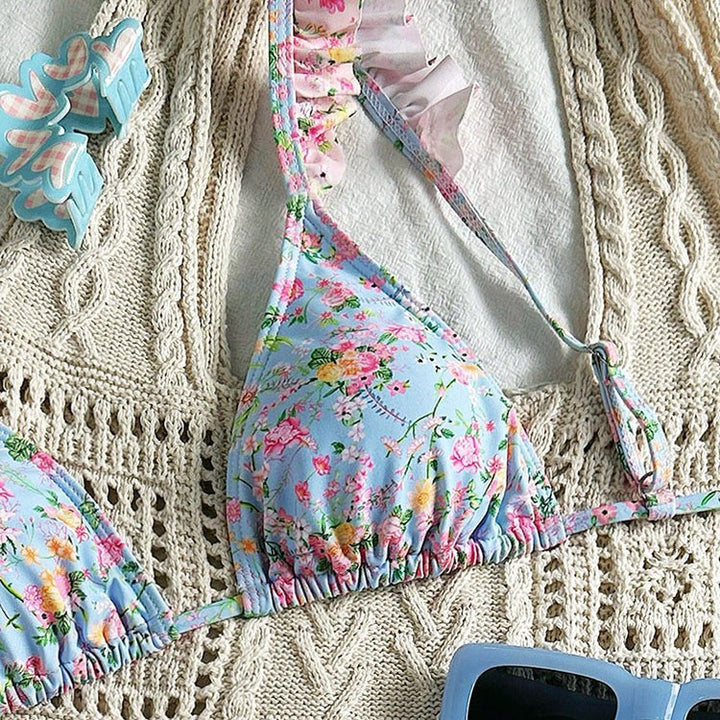 Dame triangel-bikini-set med florala volangdetaljer och justerbara band Mirla-Eva Jonsson