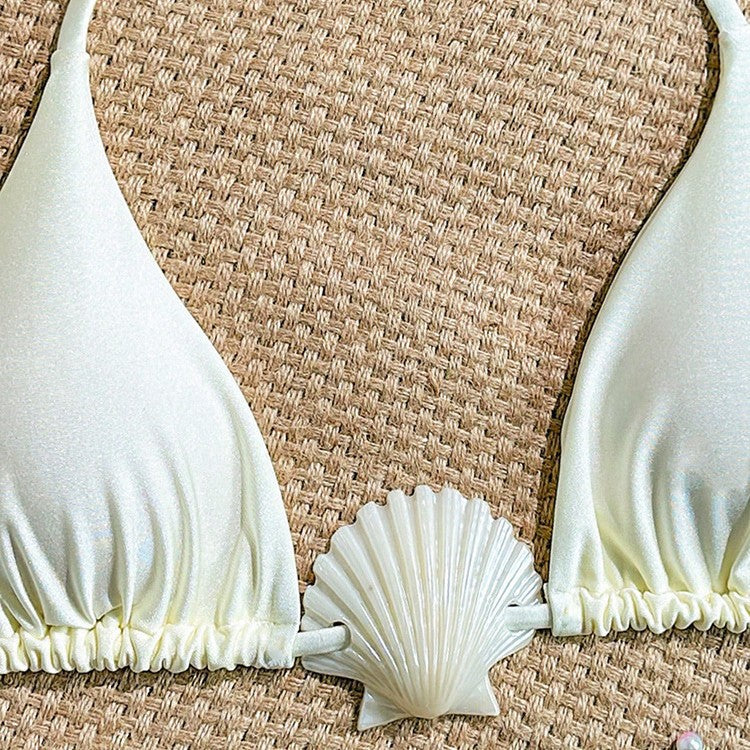 Dame triangelbikini med dekorativ snäcka Mirla-Eva Jonsson
