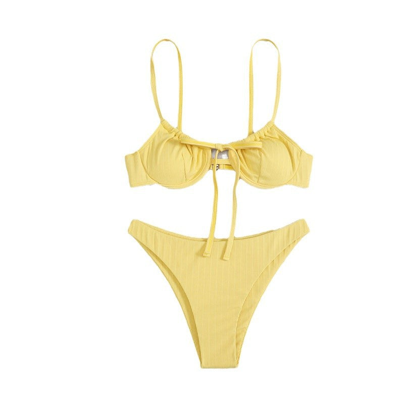 Dame triangelbikini med justerbara axelband och högkvalitativt ribbat material Mirla-Eva Jonsson