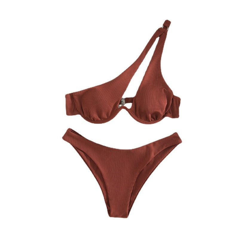 Dame triangelformad bikini med asymmetrisk skärning och vadderad överdel Mirla-Eva Jonsson