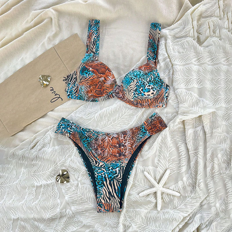 Dame triangulär bikini med innovativt djurmönster Mirla-Eva Jonsson