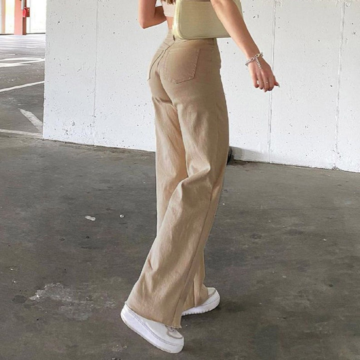 Dame vid hög midja jeans i avslappnad snitt med elegant midja Mirla-Eva Jonsson