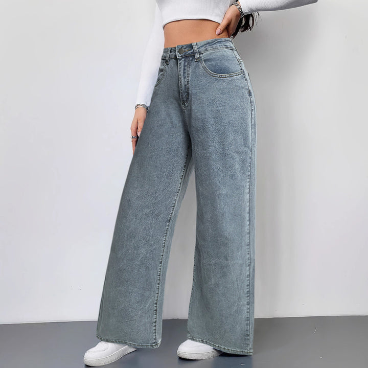 Dame vid-snitt vintage-stil jeans med hög midja och avslappnad look Mirla-Eva Jonsson