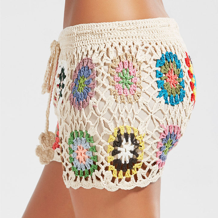 Dame virkad strandshorts med färgglatt blommönster Mirla-Eva Jonsson
