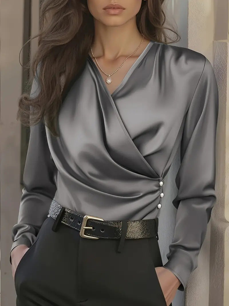 Dame wrap blouse with elegant button details Mirla-Eva Jonsson