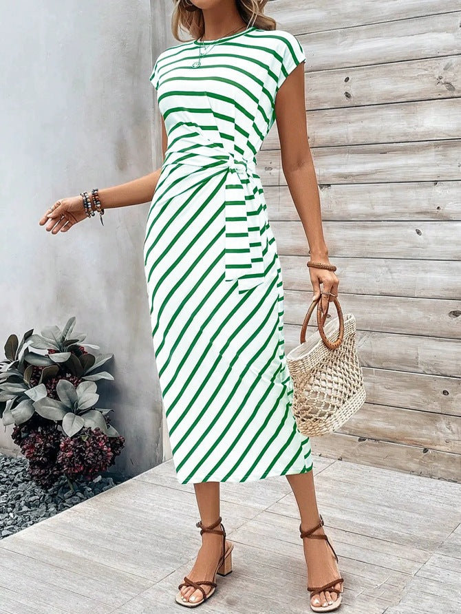 Dame wrap dress i modern randig look med midjeflätning Mirla-Eva Jonsson