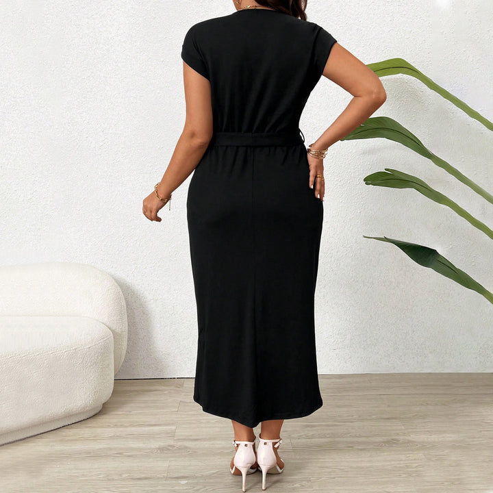 Dame wrap dress med midjebälte och elegant slits Mirla-Eva Jonsson