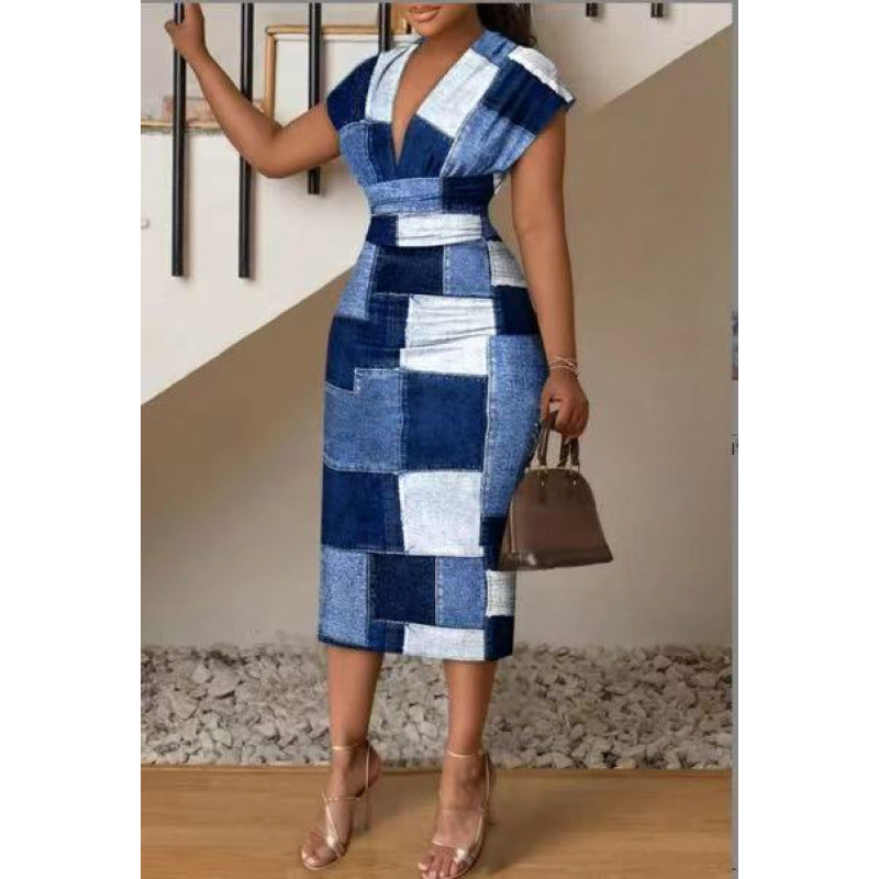 Dame wrap dress with modern pattern and figure-hugging silhouette Mirla-Eva Jonsson
