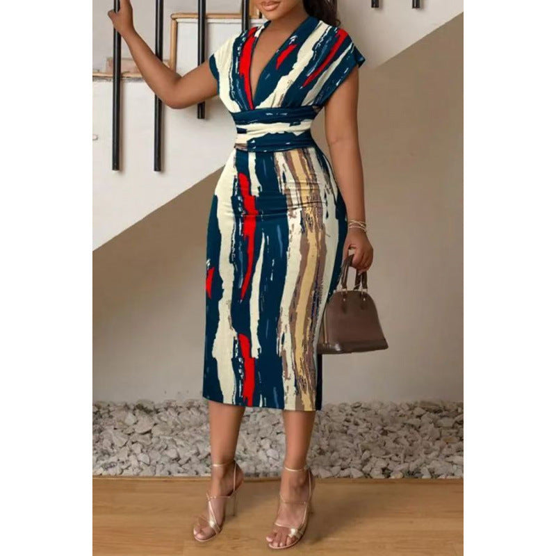 Dame wrap dress with modern pattern and figure-hugging silhouette Mirla-Eva Jonsson