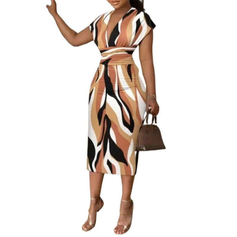 Dame wrap dress with modern pattern and figure-hugging silhouette Mirla-Eva Jonsson