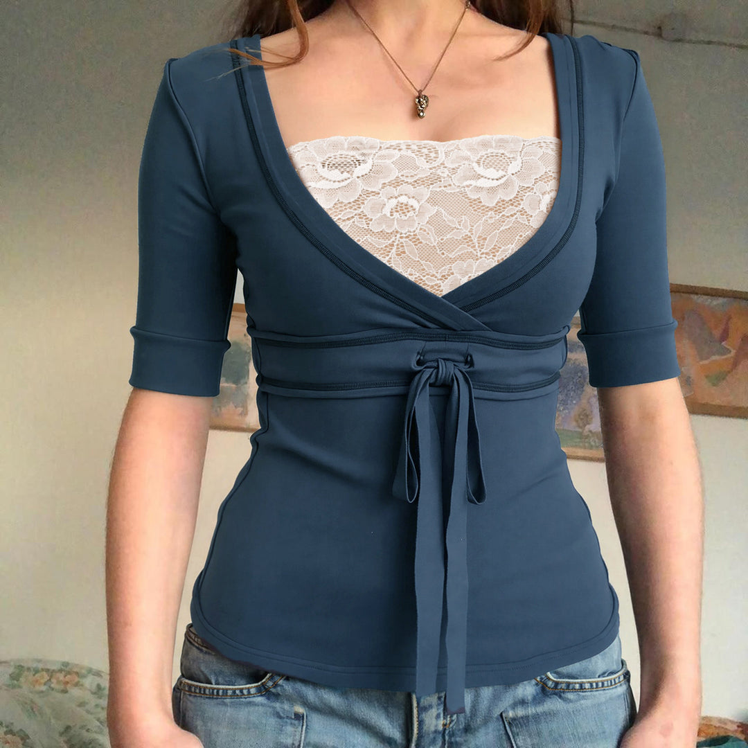 Dame wrap top med elegant sløyfe og dyp V-hals Mirla-Eva Jonsson