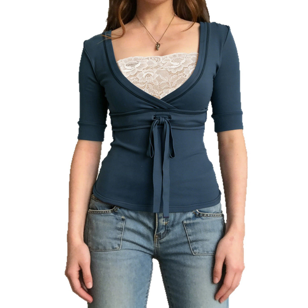 Dame wrap top med elegant sløyfe og dyp V-hals Mirla-Eva Jonsson