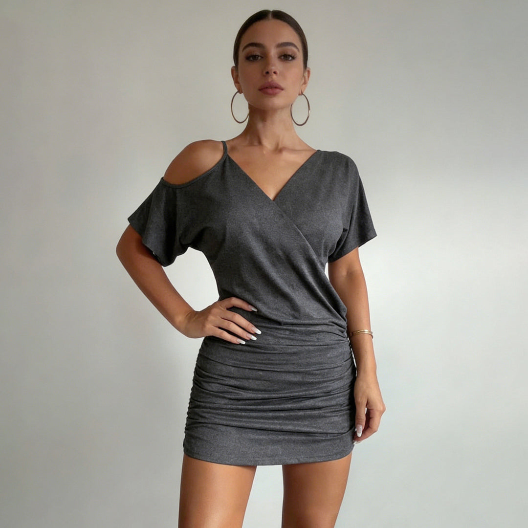 Dame wrap top med raffinerad skärning och avslappnad volangdesign Mirla-Eva Jonsson