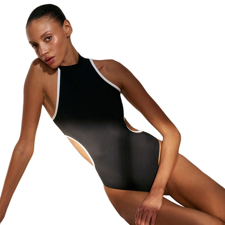Damebaddräkt med högskuren design och elegant cut-out Mirla-Eva Jonsson