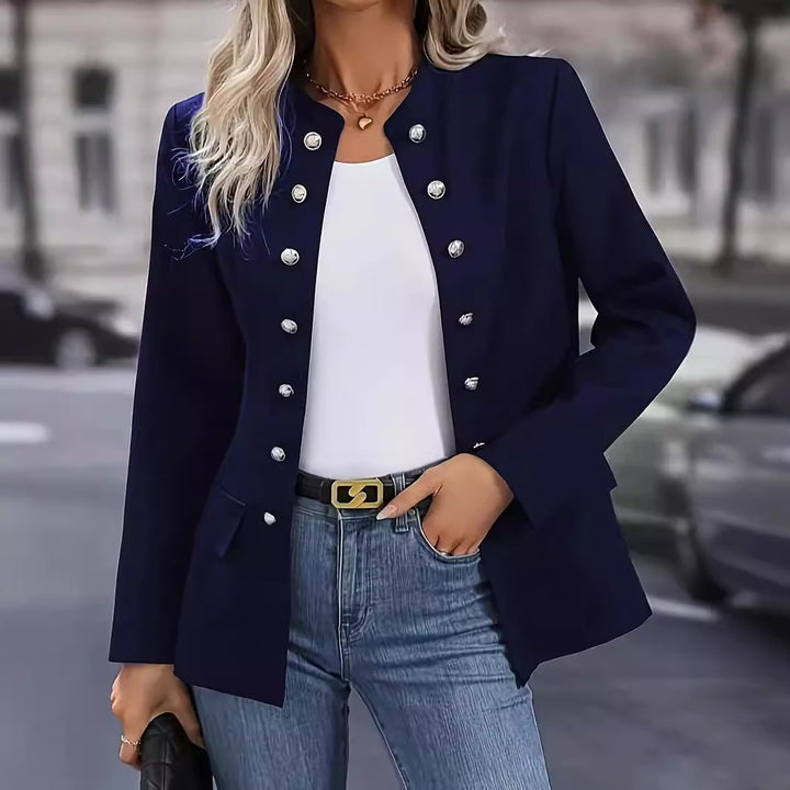 Dameblazer med stiliga tryckknappar och elegant passform Mirla-Eva Jonsson