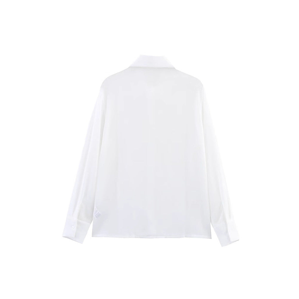 Dameblus med blommig spetssats Mirla-Eva Jonsson