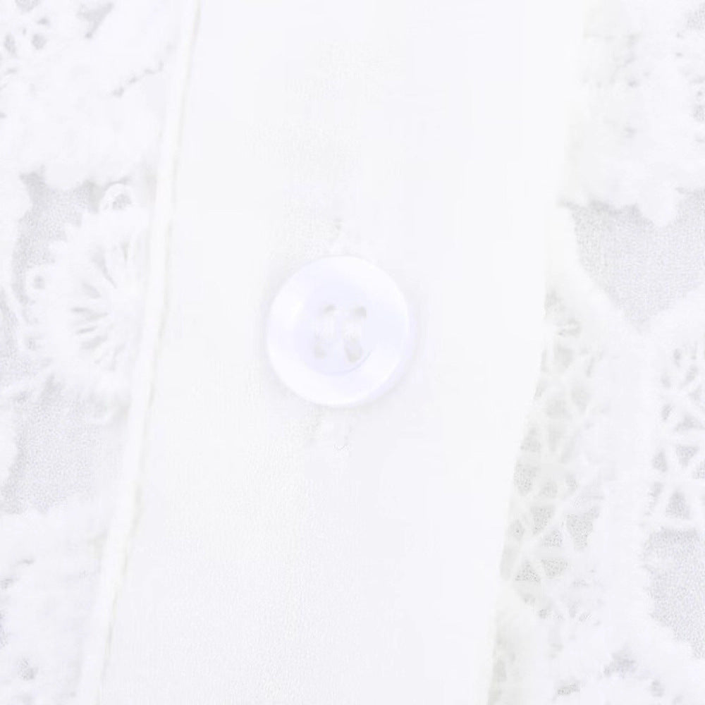 Dameblus med blommig spetssats Mirla-Eva Jonsson