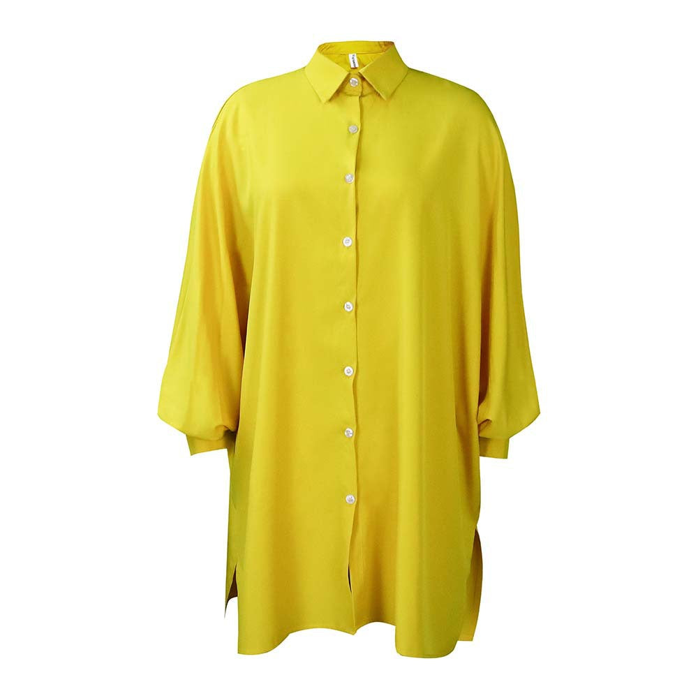 Dameblus med oversized snitt och eleganta knappar Mirla-Eva Jonsson