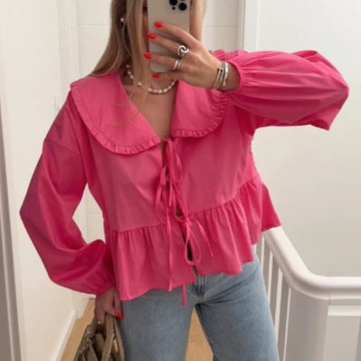 Dameblus med volangdetaljer och figursydd snitt Mirla-Eva Jonsson