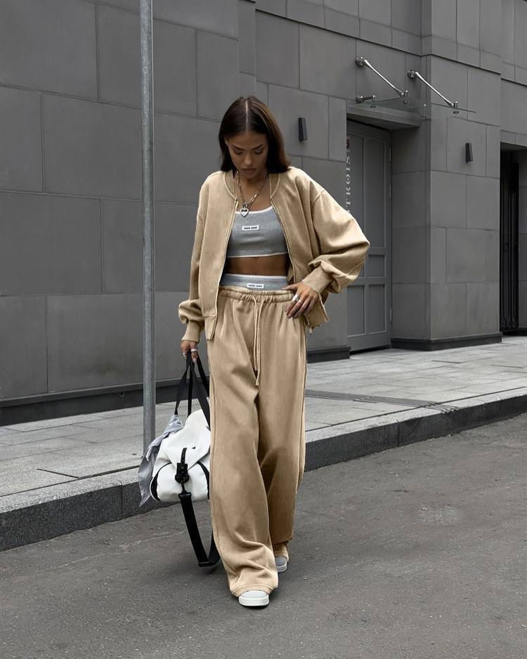 Damed casual lounge set med vida byxor och sportjacka Mirla-Eva Jonsson