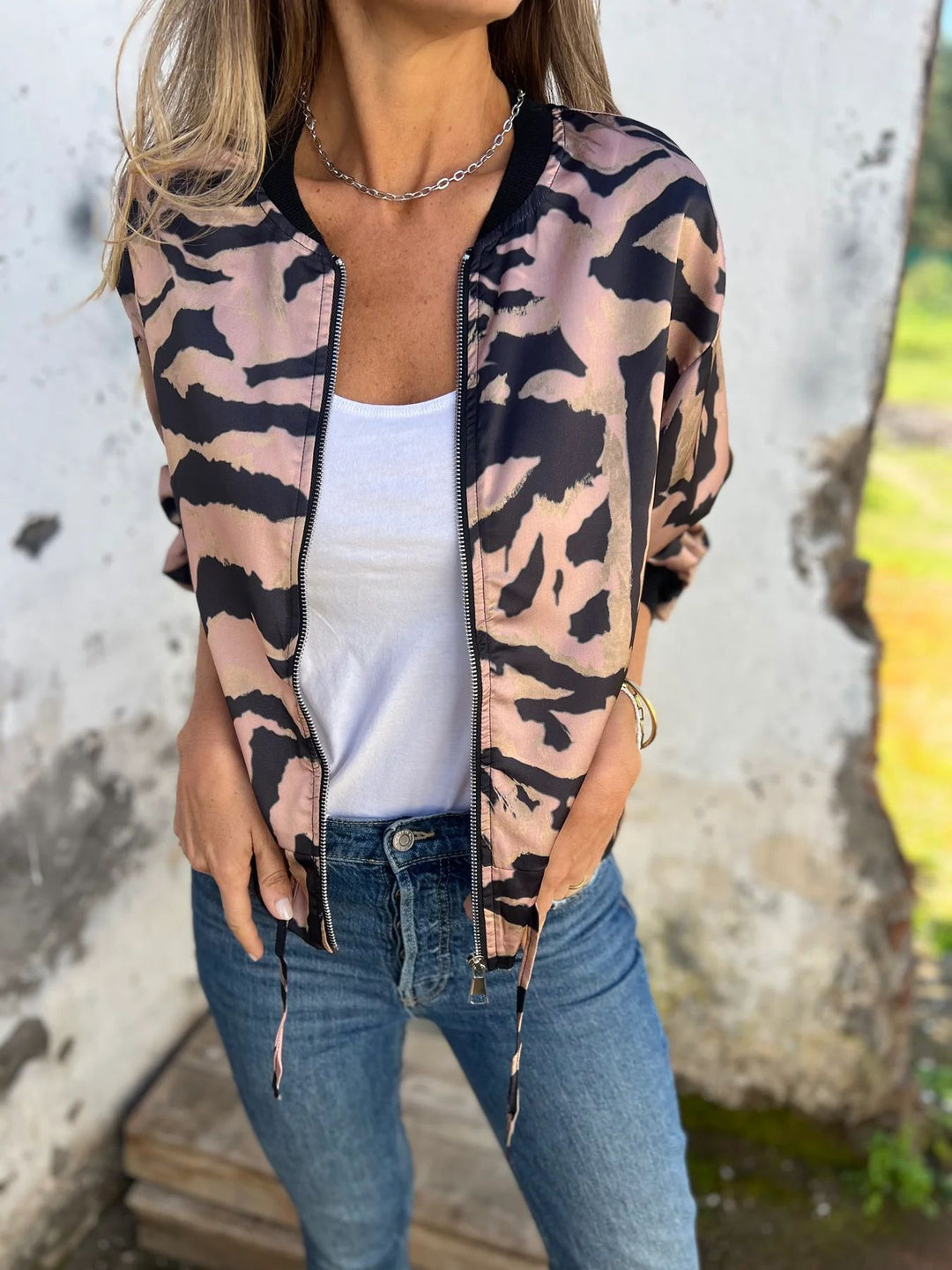 Damejacka i modern djurtryck Mirla-Eva Jonsson