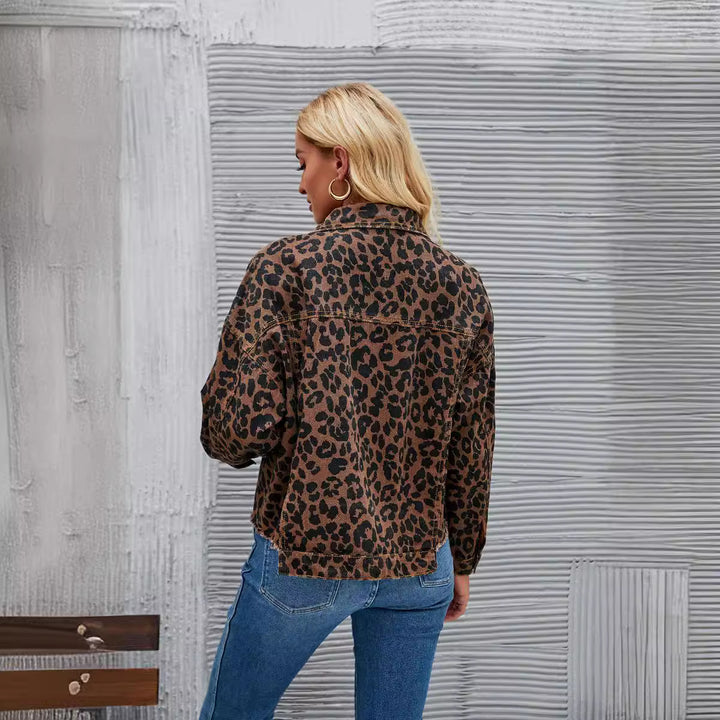 Damejeansjacka i trendigt leopardmönster Mirla-Eva Jonsson