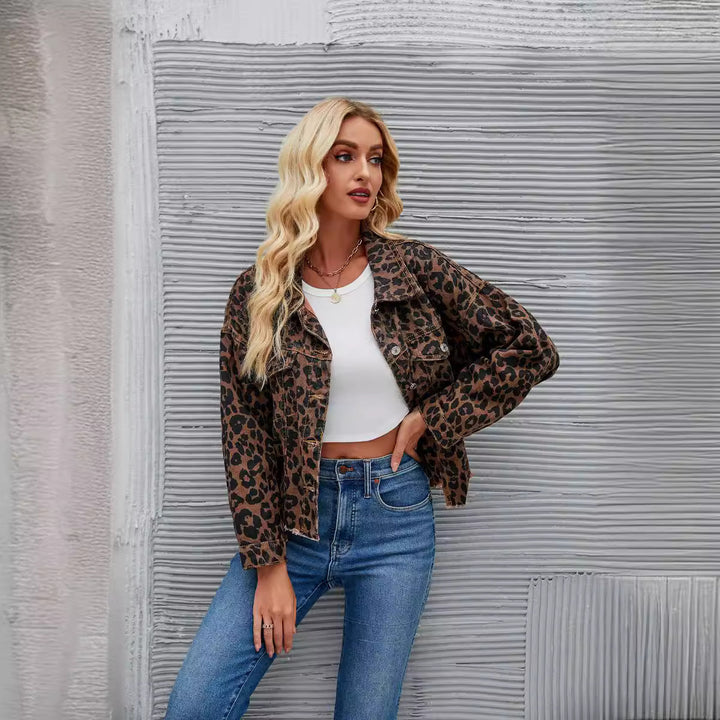 Damejeansjacka i trendigt leopardmönster Mirla-Eva Jonsson