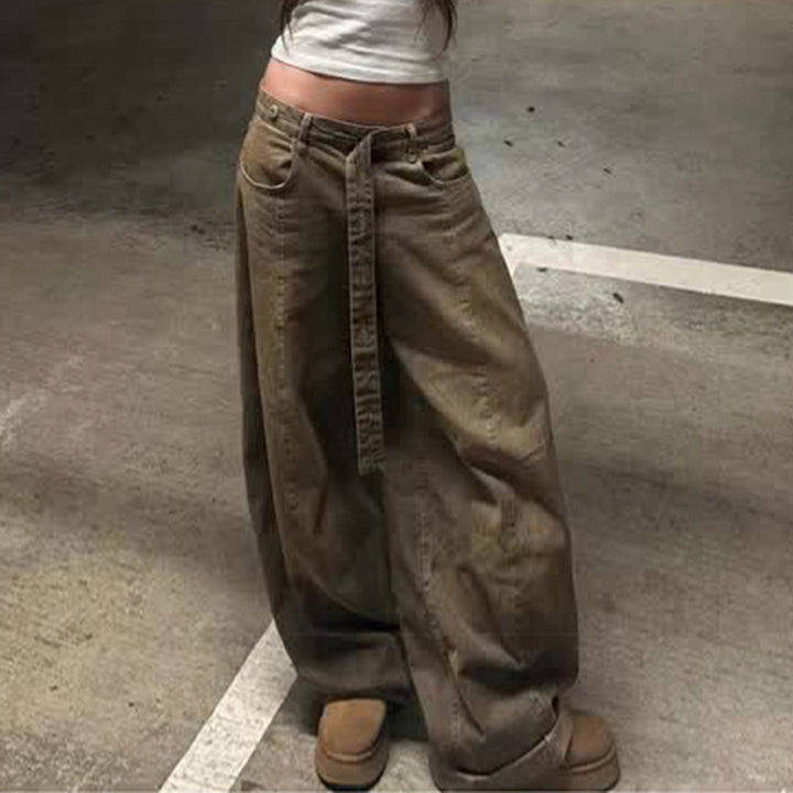 Damen Baggy Jeans med höelastisk midja och praktiska bälteshällor Mirla-Eva Jonsson